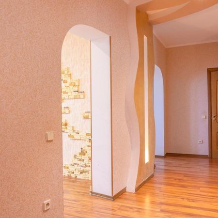 קייב Big Studio Apartment Near River Mall מראה חיצוני תמונה