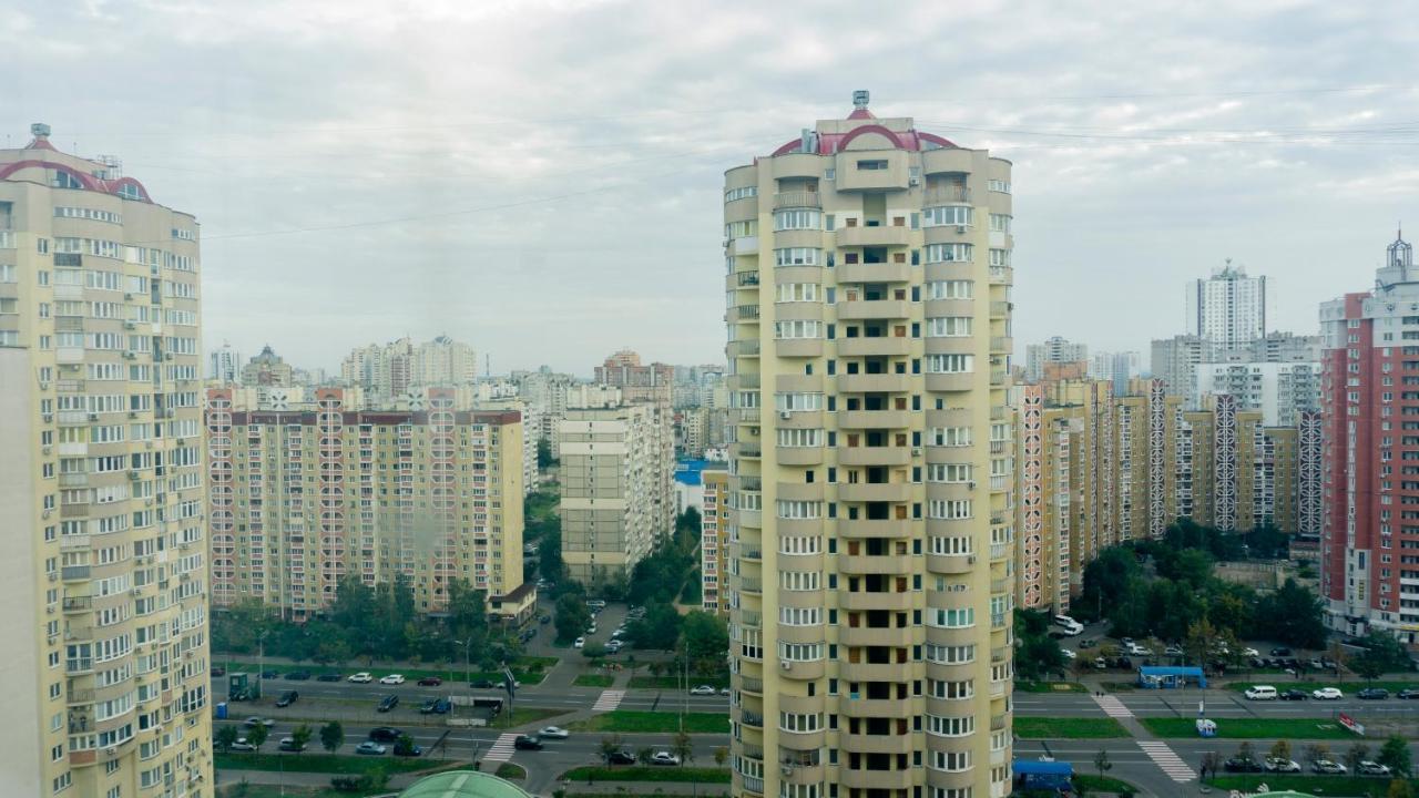 קייב Big Studio Apartment Near River Mall מראה חיצוני תמונה