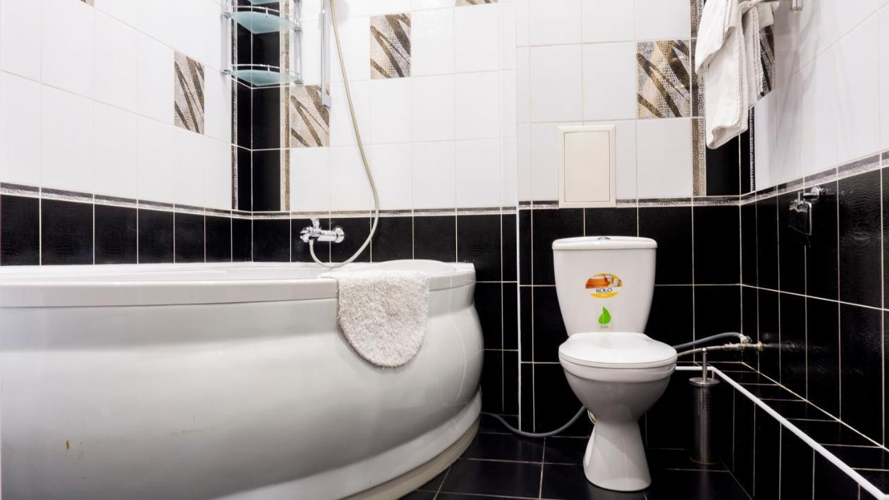 קייב Big Studio Apartment Near River Mall מראה חיצוני תמונה