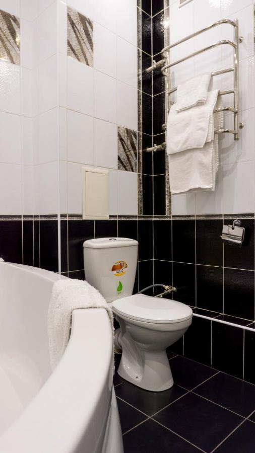 קייב Big Studio Apartment Near River Mall מראה חיצוני תמונה